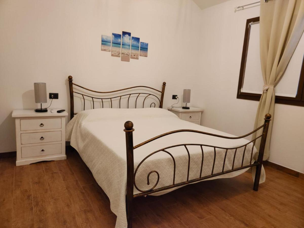 Casa Janas Affittacamere Bed & Breakfast 피치나스 외부 사진